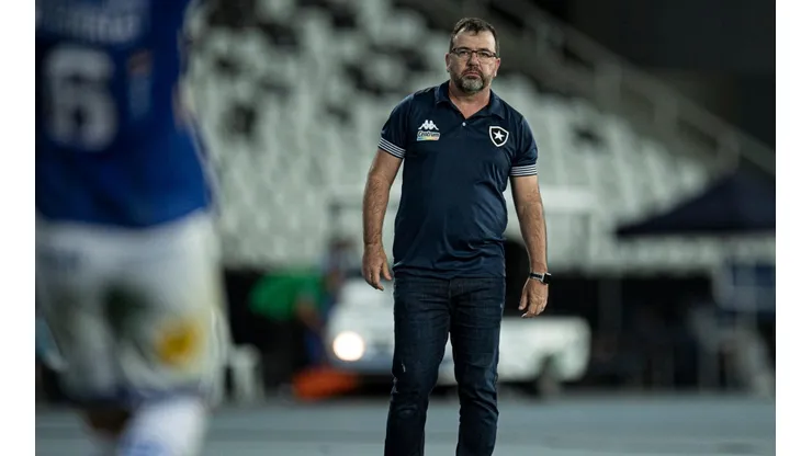 Enderson ressalta paciência do Botafogo em vitória com atuação abaixo da equipe (Foto: Jorge Rodrigues/AGIF)