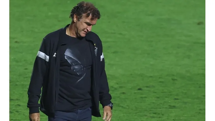 Foto: Marcello Zambrana/AGIF - Cuca já prepara a equipe para enfrentar o Grêmio