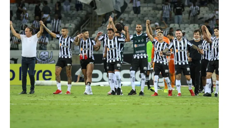 Foto: Fernando Moreno/AGIF - Galo lidera o Brasileirão com 59 pontos