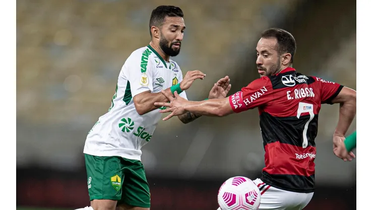 Foto: Jorge Rodrigues/AGIF - Clayson tem ótimos números pelo Cuiabá e Bahia pode receber oferta de compra do jogador