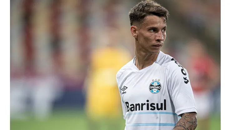 Foto: Jorge Rodrigues/AGIF | Ferreira será titular ao lado de Douglas Costa logo mais