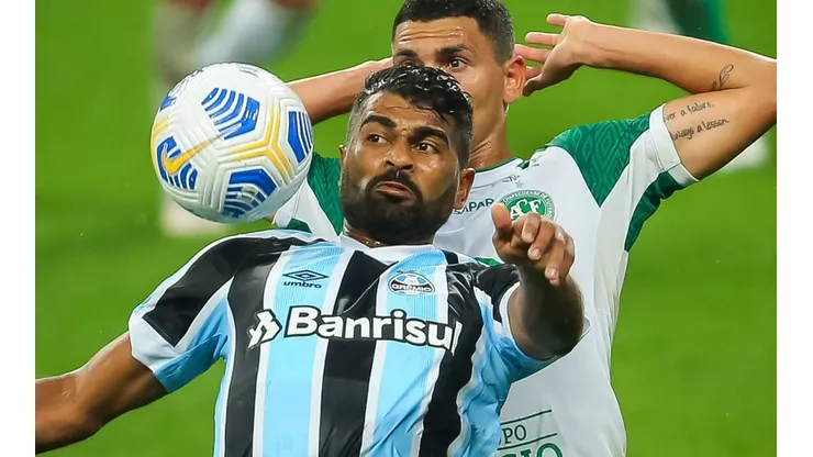 Foto: Pedro H. Tesch/AGIF - Thiago Santos: pode ser envolvido em negociação