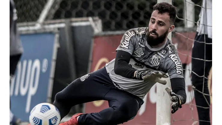 Foto: Ivan Storti/Santos FC - Goleiro Jandrei é um dos atletas que agradam a Carille para continuar no Peixe em 2022