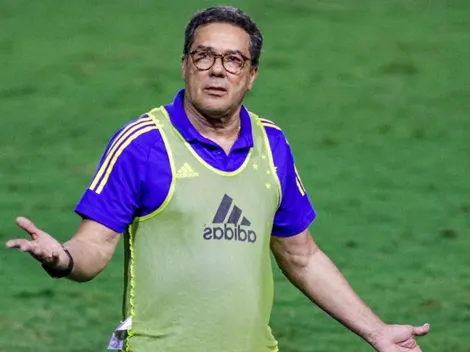 Vanderlei Luxemburgo recebe torcida organizada e garante permanência em 2022