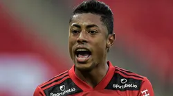 Foto: Thiago Ribeiro/AGIF - Bruno Henrique não poupou críticas a juiz após não expulsão de Kayzer por agredir Léo Pereira