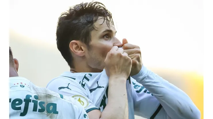 Foto: Pedro H. Tesch/AGIF - Foi autor de dois dos três gols contra o Grêmio