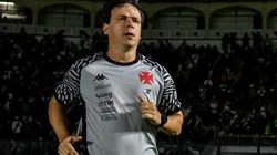 Foto: Thiago Ribeiro/AGIF - Diniz prepara o Vasco contra o Guarani pensando no acesso