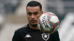 Foto: Vitor Silva/Botafogo - Luiz Henrique deve ganhar nova chance no time titular diante do Confiança