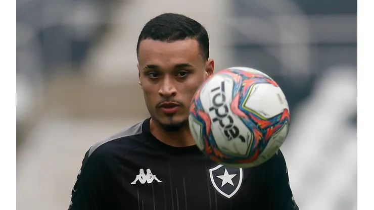 Foto: Vitor Silva/Botafogo - Luiz Henrique deve ganhar nova chance no time titular diante do Confiança