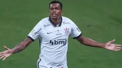 Jô com nova função no Corinthians? Atacante registra marca surpreendente. (Foto: Marcello Zambrana/AGIF)