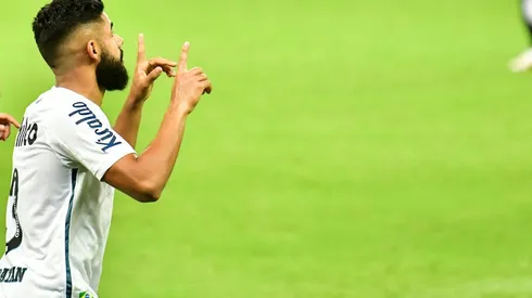 Foto: Kely Pereira/AGIF – Felipe destacou bons resultados do Santos