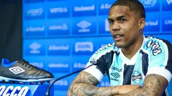 Douglas Costa falou sobre seu futuro no Grêmio