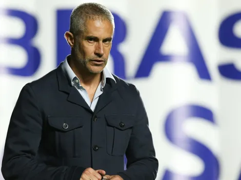 Sylvinho muda configuração do meio-campo do Corinthians; confira a escalação