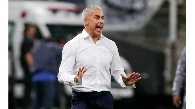 Foto: Rodrigo Coca/Agência Corinthians/Divulgação - Sylvinho: minimizou críticas