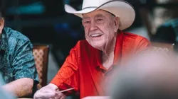 Doyle Brunson voltou a jogar um torneio da WSOP (Foto: Hayley Hochstetler/PokerNews)
