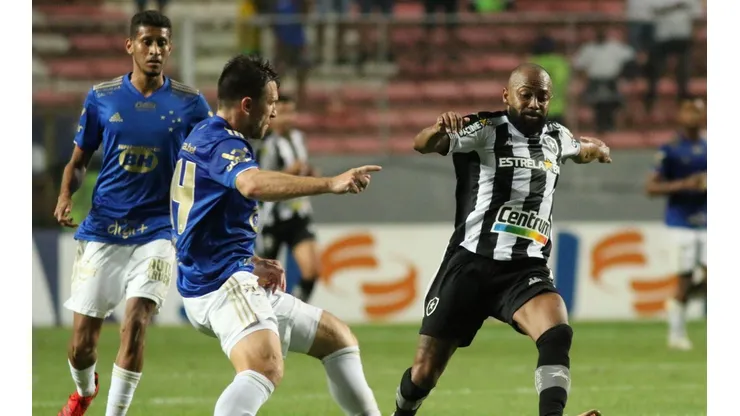 Foto: Fernando Moreno/AGIF - Botafogo trabalha para aderir ao clube-empresa