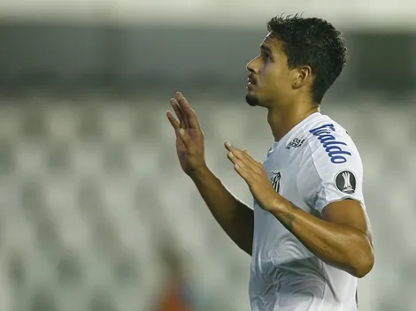 "Volta quando?"; Ex-Santos interage com o clube e agita os torcedores na web