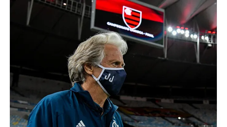 “Minha mala está sempre pronta”, diz Jorge Jesus após apelo de torcedores do Flamengo. (Foto: Thiago Ribeiro/AGIF)