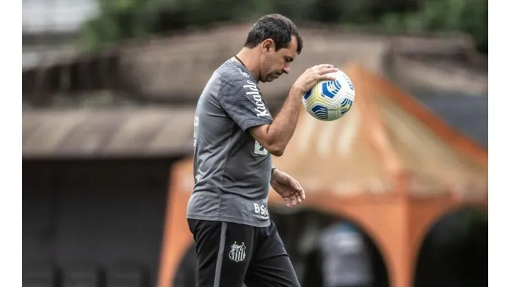 Carille participou de atividade com o grupo no último treino (Twitter/Reprodução)
