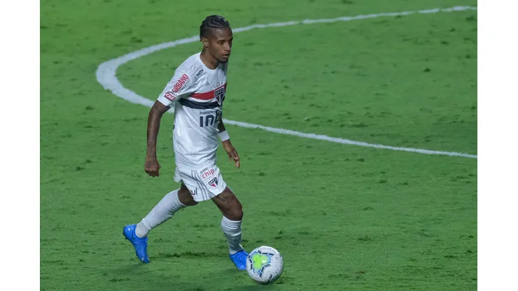 Tchê Tchê gerou dívida ao Botafogo por passagem pelo São Paulo.