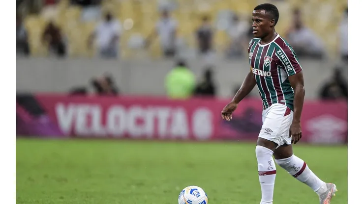 Jhon Arias fala sobre expectativa da partida contra o Santos (Foto: Thiago Ribeiro/AGIF)
