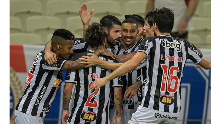 Jogadores do Galo comemoram um dos gols na vitória sobre o Fortaleza (Foto: Getty Images)