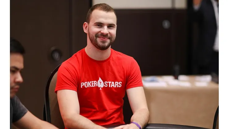 Renan Bruschi já tinha ganho um bracelete no online (Foto: Carlos Monti/BSOP)