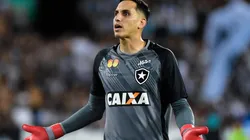 Goleiro não sente mais dores no joelho e busca recuperar ritmo | Crédito: Thiago Ribeiro/AGIF