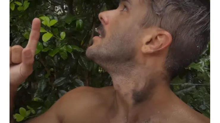 Yuri fez uma brincadeira com os programas de sobrevivência na selva (Foto: Reprodução Youtube)