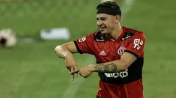 Hugo Moura chegou ao Flamengo quando tinha 12 anos e tem contrato com o clube até o final de 2023 | Crédito: Thiago Ribeiro/AGIF