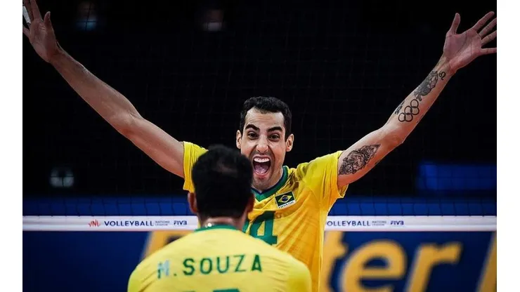 Após "trocas de farpas" com Maurício Souza, na quarta-feira (27), o jogador de vôlei Douglas Souza comemorou, nas redes sociais, o desligamento do colega de seleção do Minas Tênis Clube