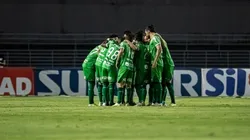 Coritiba empata com o CRB e pode perder liderança da série B. (Foto: Celio Junior/AGIF)
