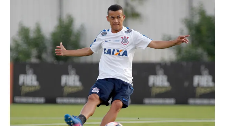 Luidy em treino do Corinthians (Foto: Daniel Vorley/AGIF)