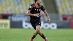 Jogador teve contrato renovado com o Flamengo até 2023, com multa rescisória milionária | Crédito: Thiago Ribeiro/AGIF