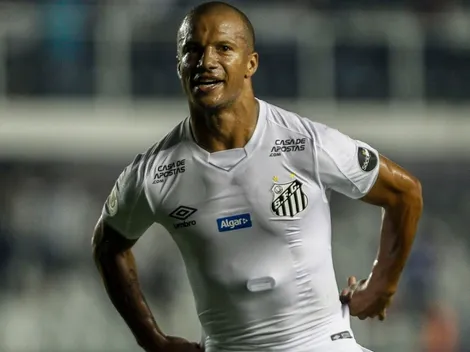 Ex-jogadores do Santos reagem a post relacionado ao Peixe e agitam torcedores