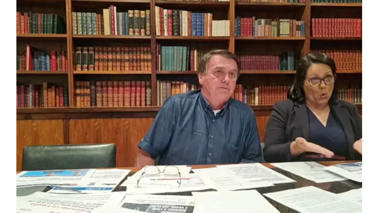 Jair Bolsonaro afirmou que vacina contra a Covid-19 causa Aids