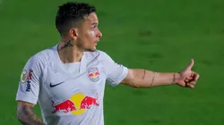 Artur comemorou retorno e enalteceu vitória contra o São Paulo (Foto: Marcello Zambrana/AGIF)