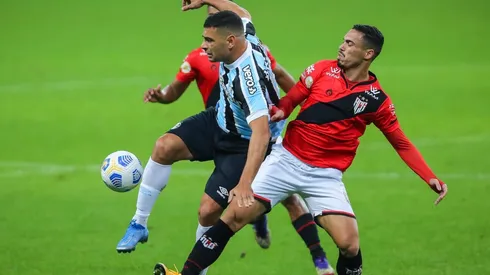 Atlético-GO x Grêmio: times estão escalados para o confronto do Brasileirão. (Foto: Pedro H. Tesch/AGIF)