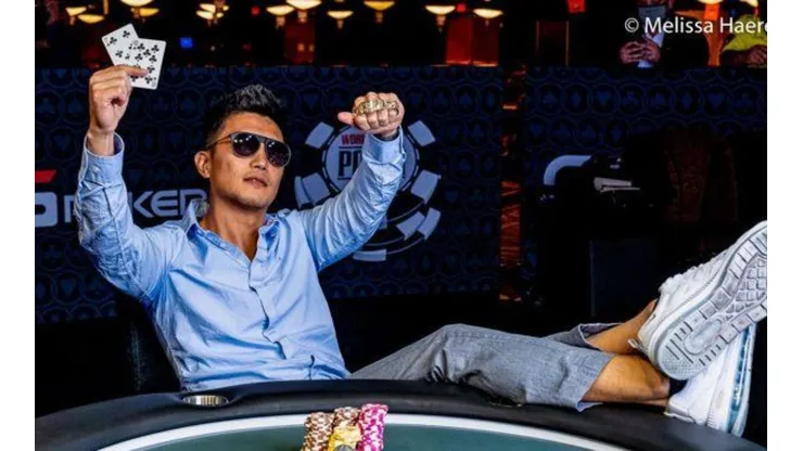 Carlos Chang ganhou o primeiro bracelete da carreira (Foto: Melissa Haereiti/PokerNews)