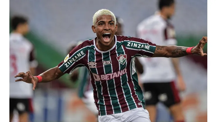 John Kennedy marca duas vezes e Fluminense conquista mais uma vitória sobre o Flamengo em 2021 (Foto: Thiago Ribeiro/AGIF)