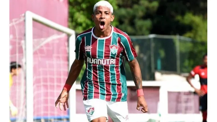 John Kennedy fez muito gol contra o Flamengo quando jogava na base do Fluminense