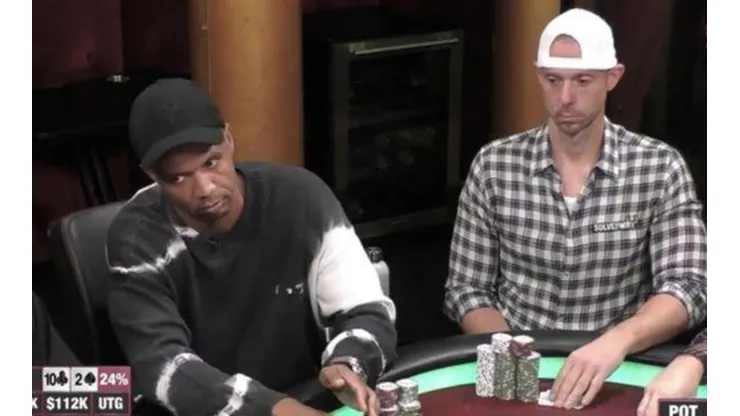 Phil Ivey parecia entediado no jogo (Foto: Reprodução Youtube)