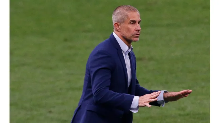 Sylvinho deve permanecer no Corinthians por mais tempo (Foto: Getty Images)