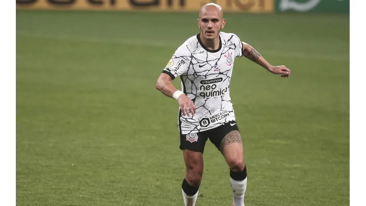 Fábio Santos, lateral-esquerdo do Corinthians (Foto: Ettore Chiereguini/AGIF)