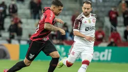 Flamengo mantém escrito sobre o Athletico-PR (Foto: Robson Mafra/AGIF)