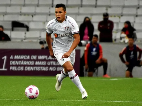 Lateral volta a atuar como titular no Fluminense e celebra: 'Muito bom'