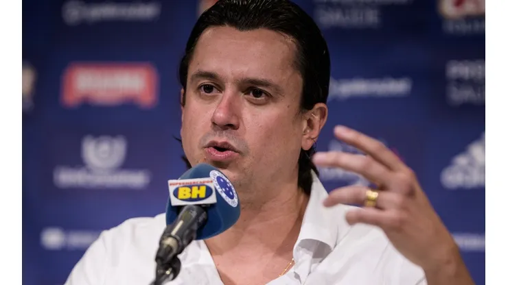 Presidente do Cruzeiro, Sèrgio Santos Rodrigues, está com dificuldades em conseguir recursos para pagar os salários atrasados do clube. Foto: Gustavo Aleixo/Cruzeiro