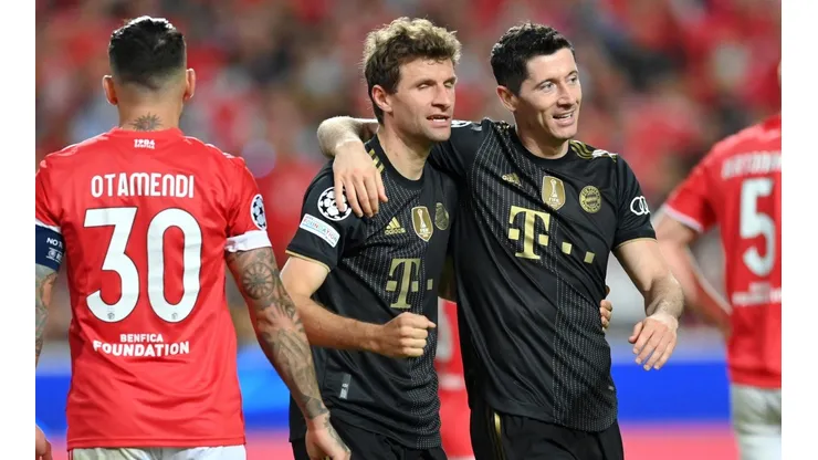 Jogadores do Bayern comemoram gol contra o Benfica (Foto: Getty Images)