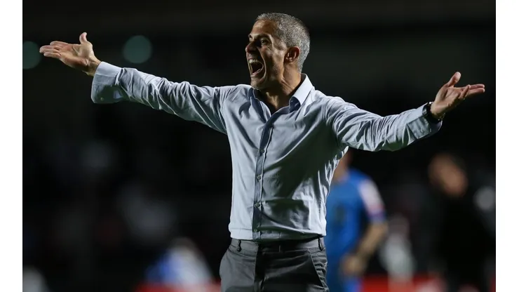 Torcida do Corinthians pede a saída do técnico nesta terça-feira (19) (Foto: Getty Images)