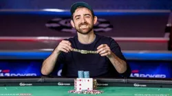Dylan Weisman conquistou o primeiro bracelete (Foto: Hayley Hochstetler/PokerNews)